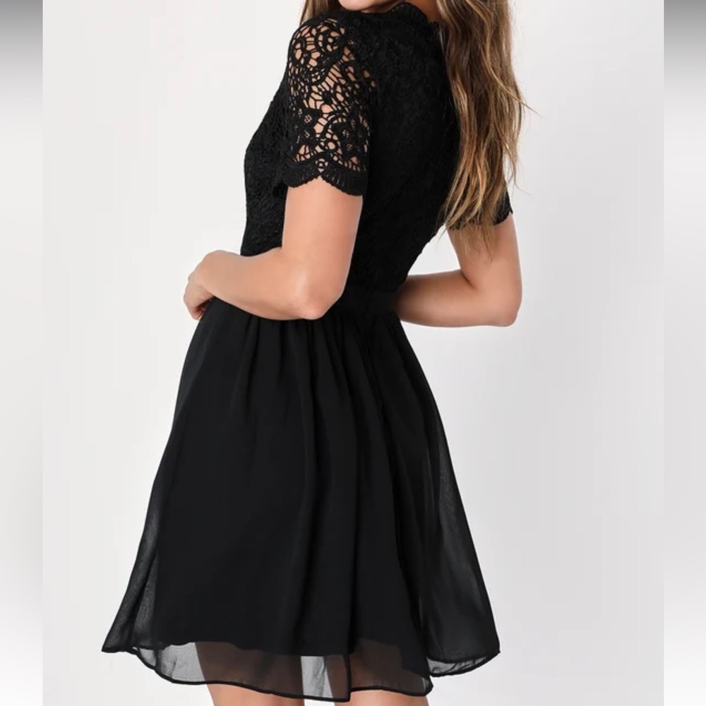 LULUS WOMEN’S NWT ANGEL IN DISGUISE BLACK LACE SKATER  DRESS SZ 4 - Picture 3 of 9